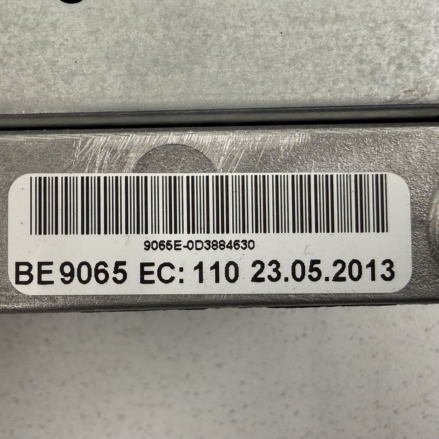 08-17 Mercedes W204 W212 W218 C E CLS Audio Sound Amplifier Amp 2129005213 OEM