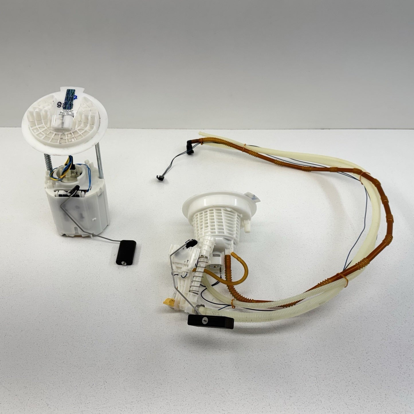 19-21 Dodge Challenger Scat Pack 6.4L Fuel Pump & Sending Level Unit Pair OEM