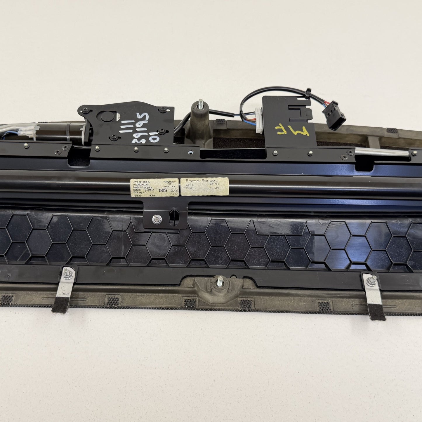 2014-2018 Bentley Flying Spur Rear Deck Window Power Sunshade Roller Blind OEM