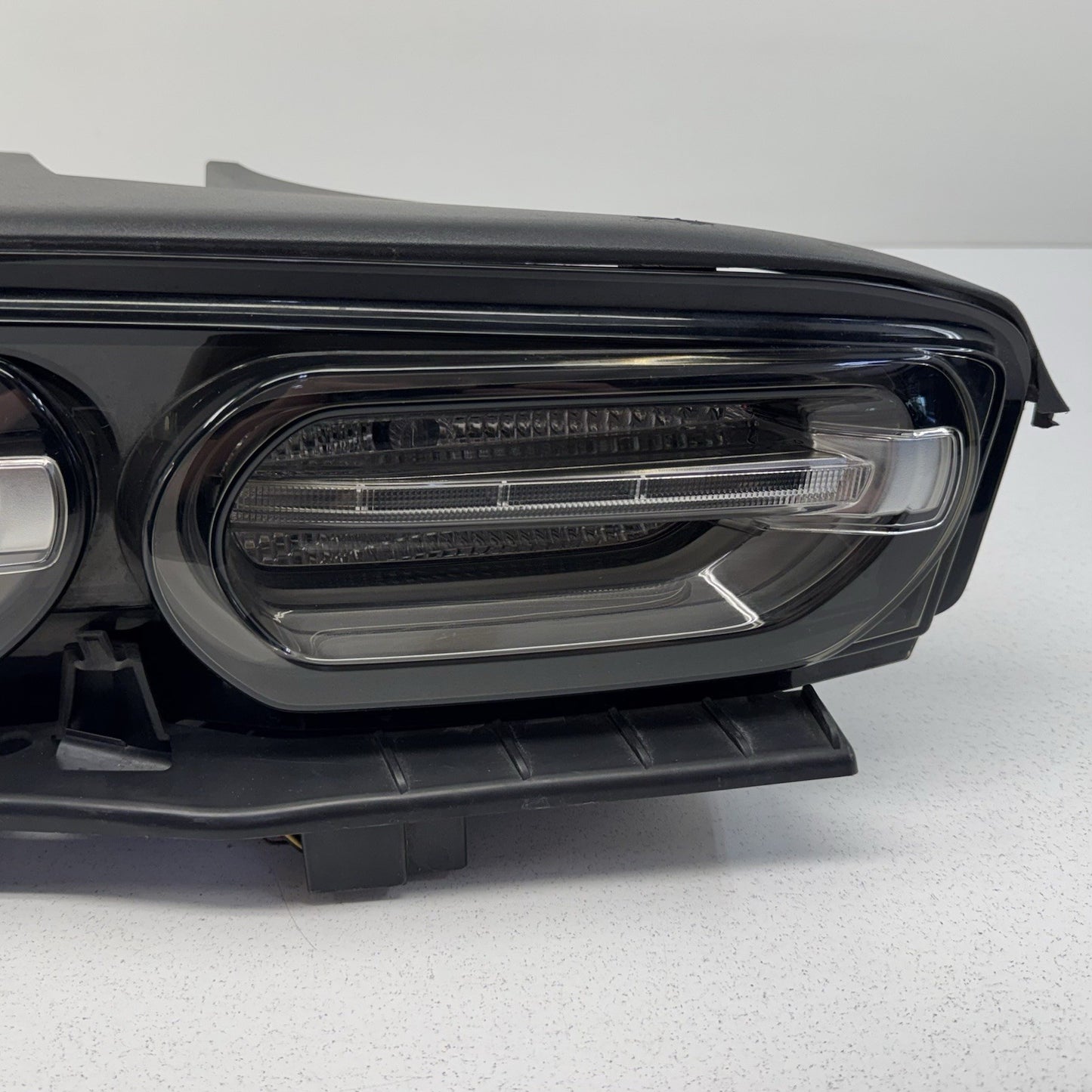 19-24 Chevrolet Camaro ZL1 SS Left Rear Taillight Light Lamp 84529732 OEM *NOTE*
