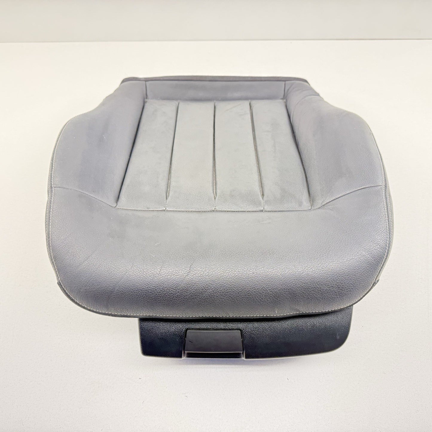10-16 Mercedes W212 E350 Driver Left Front Lower Seat Cushion Black OEM