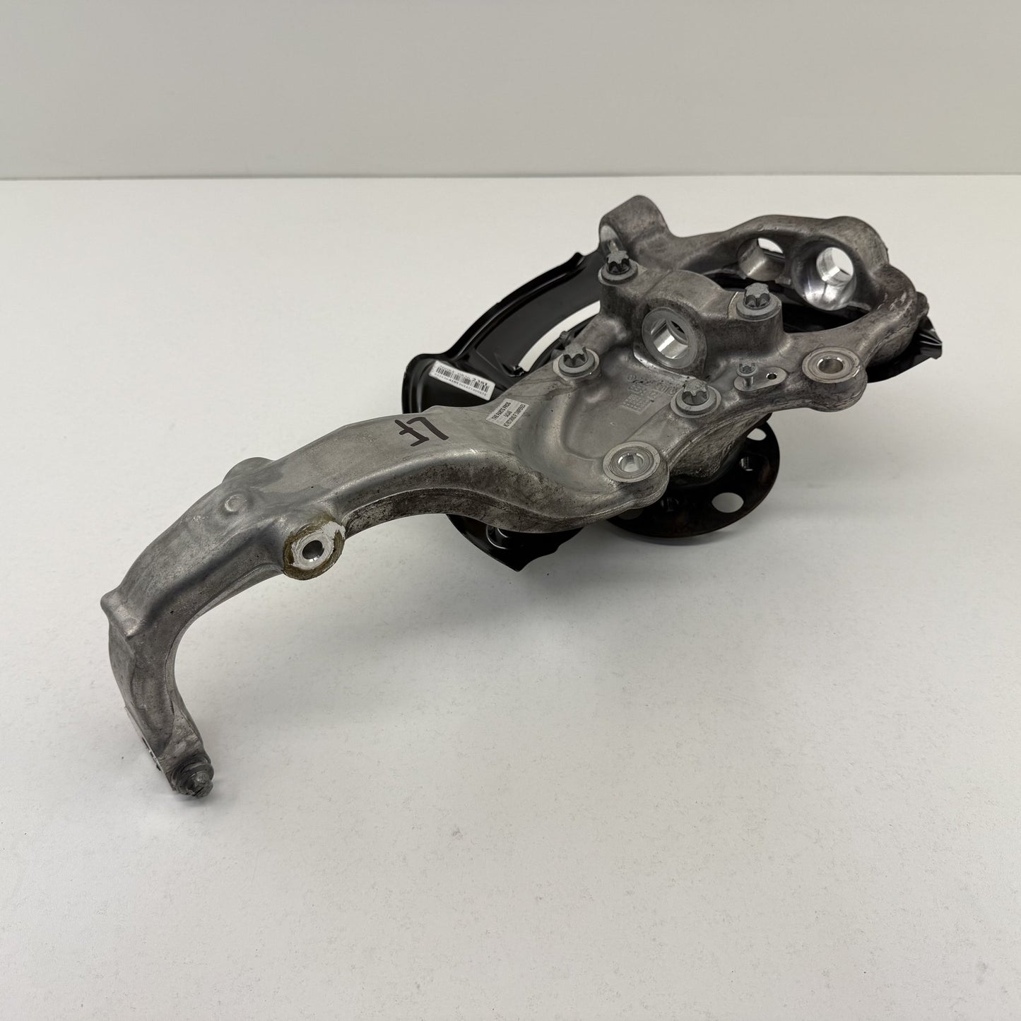 2014-2017 Mercedes S550 W222 RWD Left Front Spindle Knuckle Hub Bearing OEM