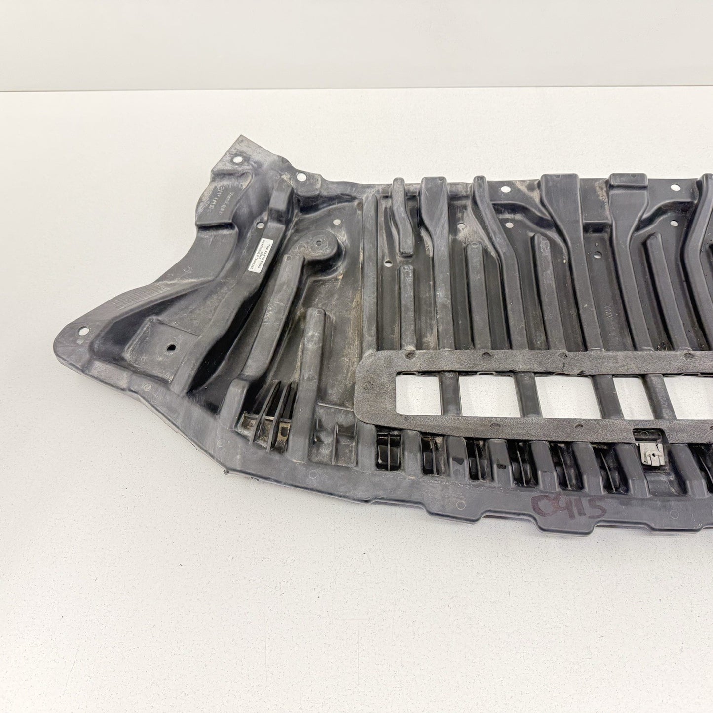 12-18 Mercedes W218 CLS550 Front Bumper Under Tray Splash Shield 2125203923 OEM