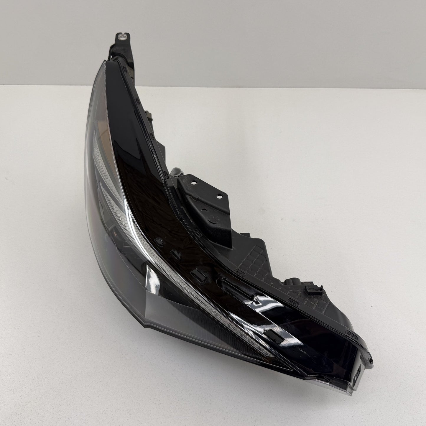 2022-2023 Hyundai Elantra N Passenger Right Front Headlight Lamp 92102-IB040 OEM