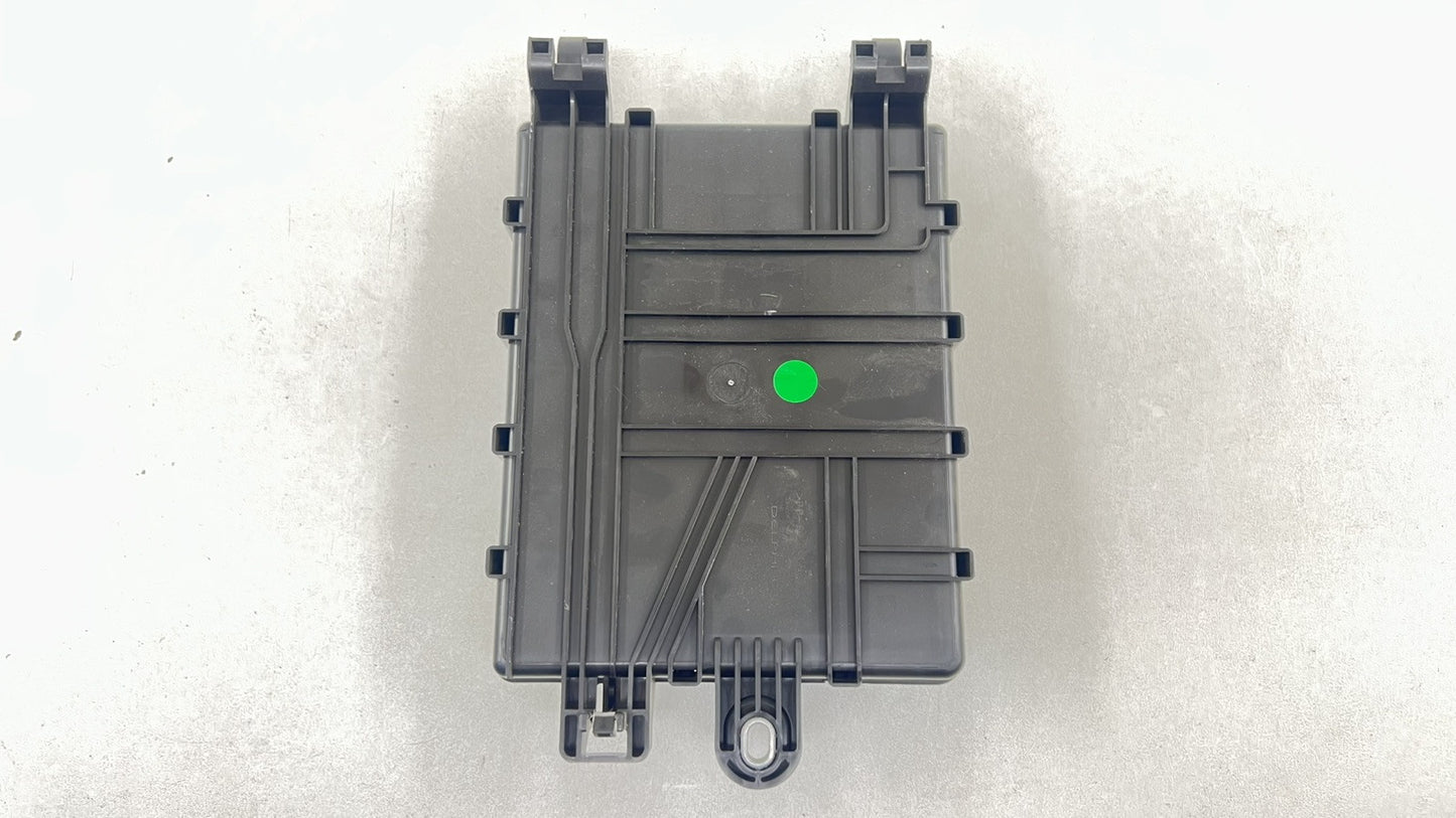 15-17 CHEVY SS SEDAN FUSE RELAY JUNCTION BOX 92276935 OEM