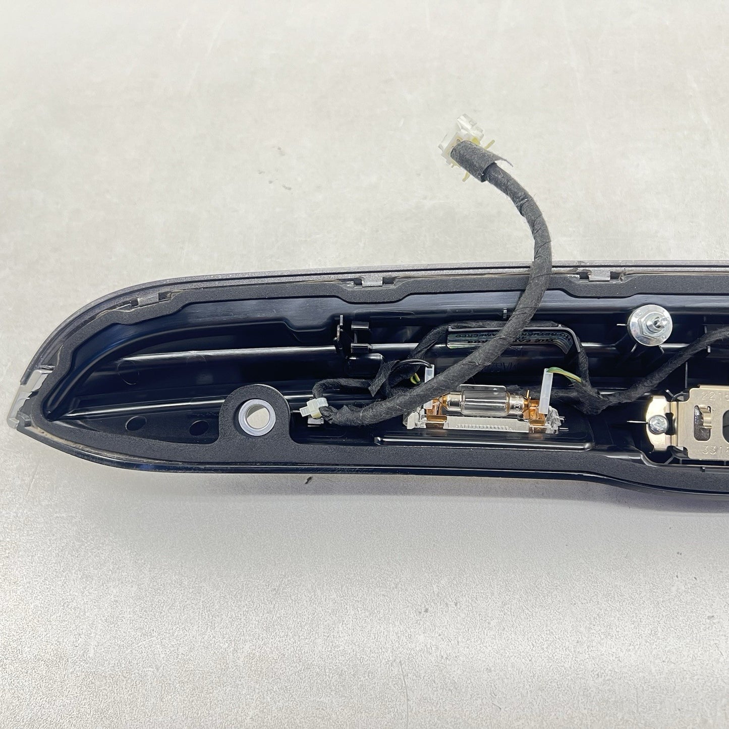 17-24 MASERATI GHIBLI TRUNK GARNISH TRIM LICENSE PLATE LIGHT MOULDING BEZEL OEM