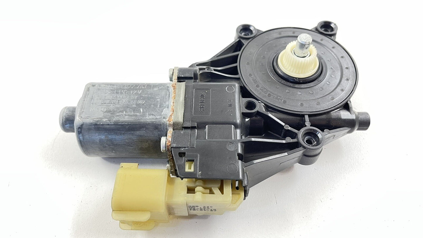14-23 MASERATI GHIBLI RIGHT FRONT OR REAR DOOR WINDOW REGULATOR MOTOR OEM