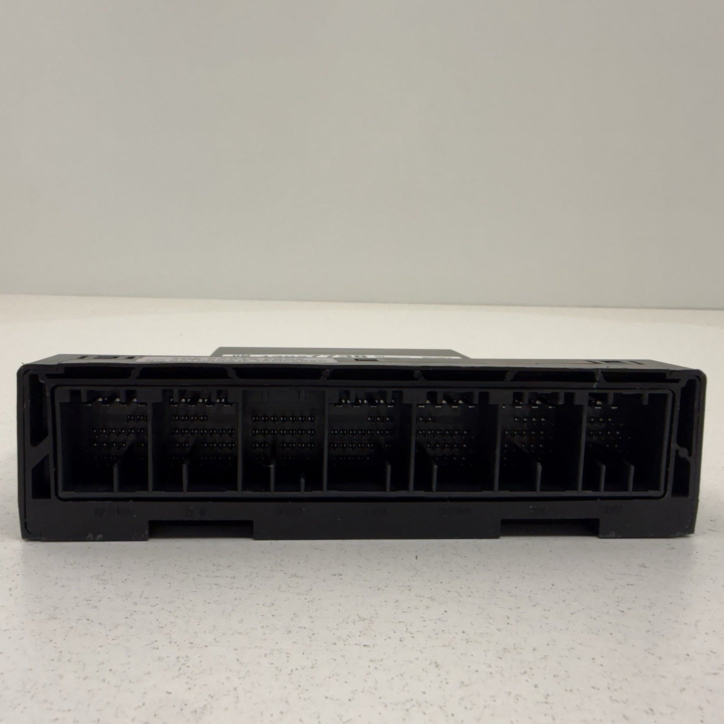 19-24 Chevrolet Camaro SS Body Control Module BCM 13527738 OEM
