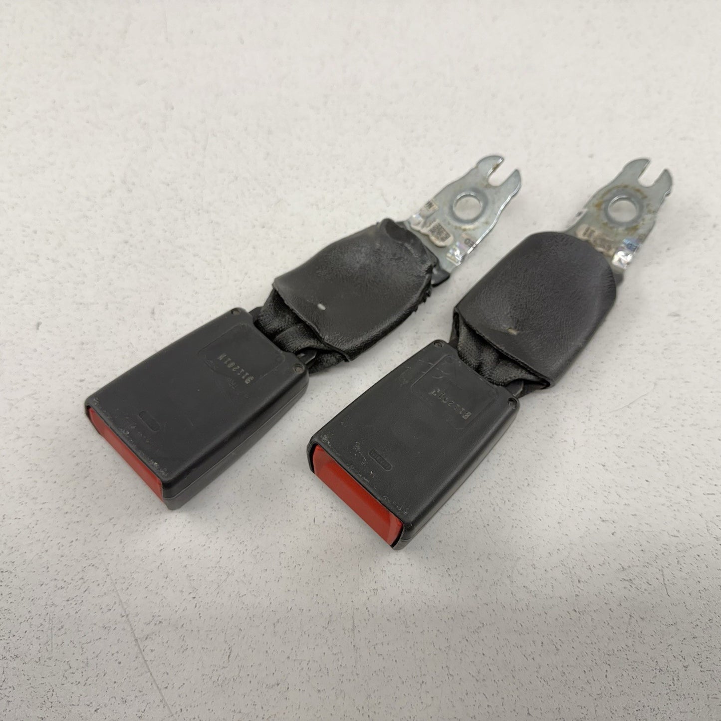 16-24 Chevrolet Camaro Rear Seat Belt Seatbelt Buckle Pair Left & Right OEM