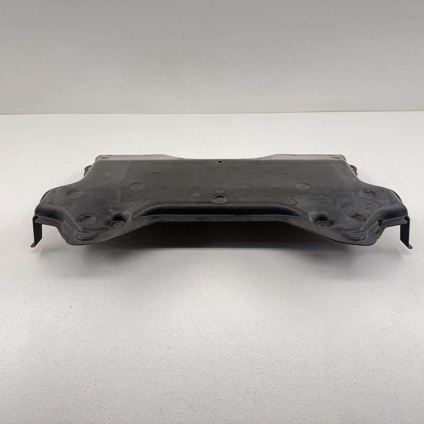 12-18 Mercedes W218 CLS550 Front Under Engine Splash Shield Guard 2125241530 OEM