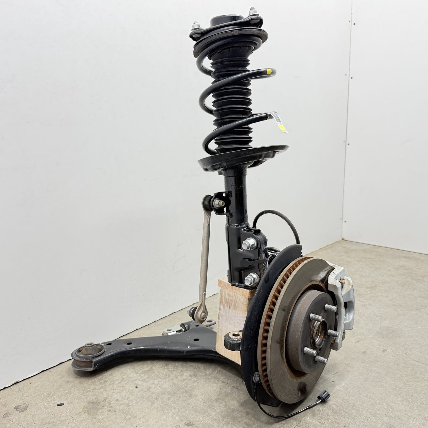 25-26 Toyota Camry XSE Passenger Right Front Suspension Knee Assembly Set OEM