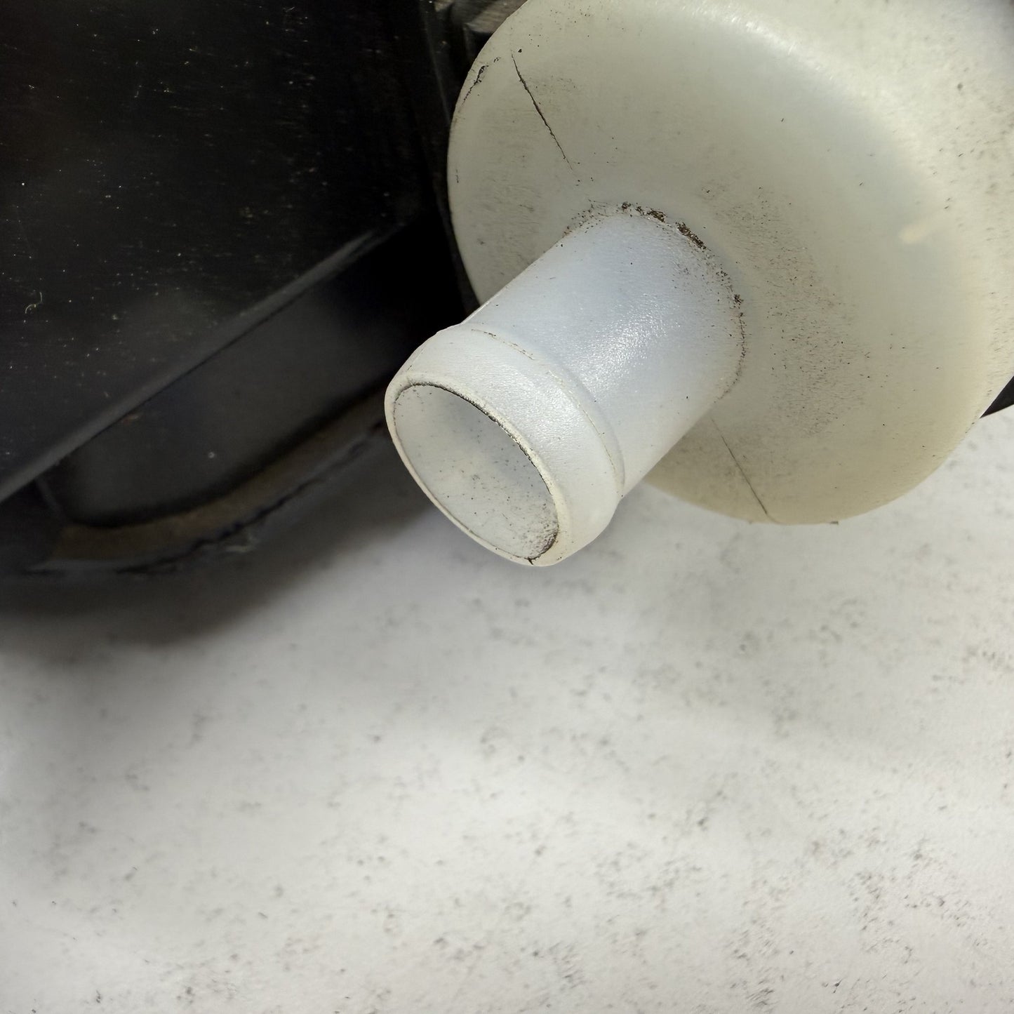 2014-2018 Bentley Flying Spur Fuel Evap Vapor Charcoal Emission Canister OEM