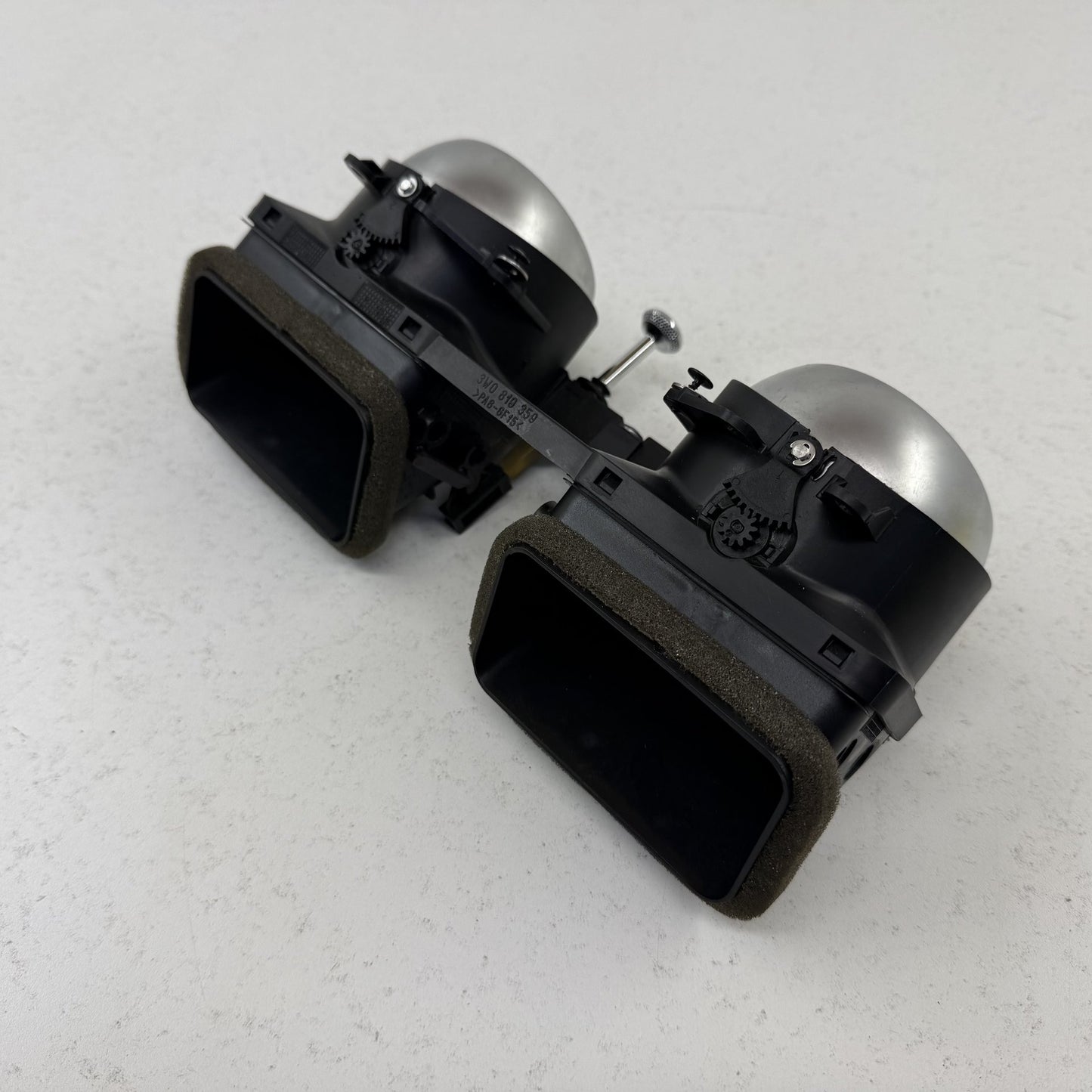 2014-2018 Bentley Flying Spur Dashboard Center Dash AC Air Vent 3W0819359 OEM