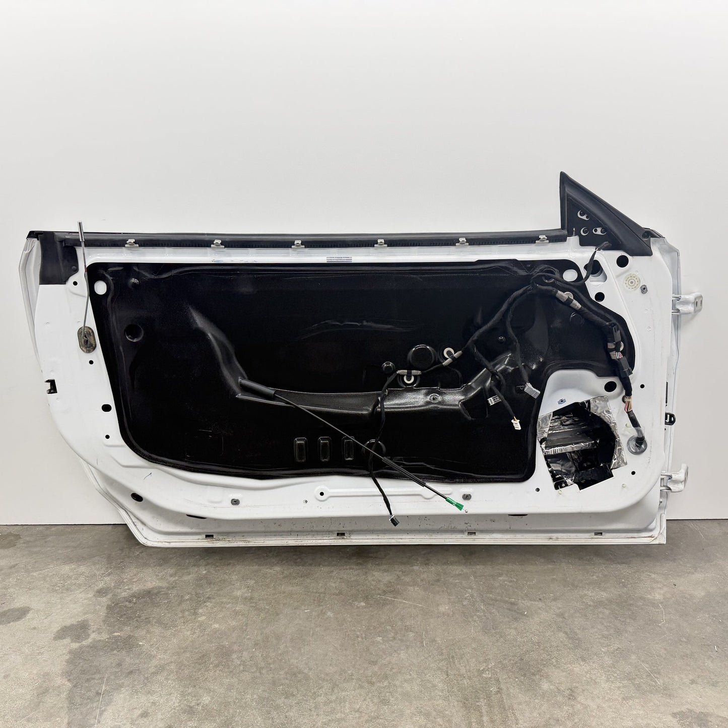 2010-2015 Chevrolet Camaro Coupe Driver Left Door Shell Complete W/ Glass OEM