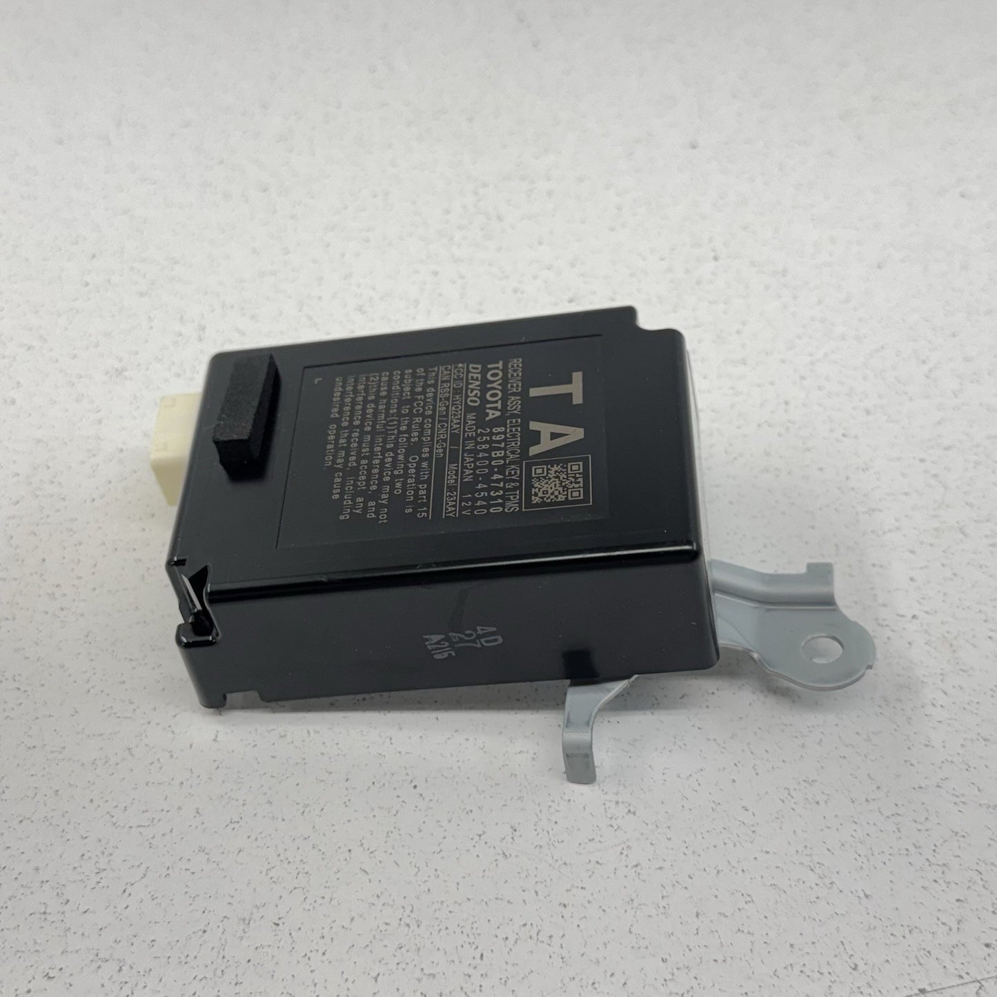 19-22 Toyota Prius Prime TPMS Sensor Tire Pressure Monitor Module Receiver OEM