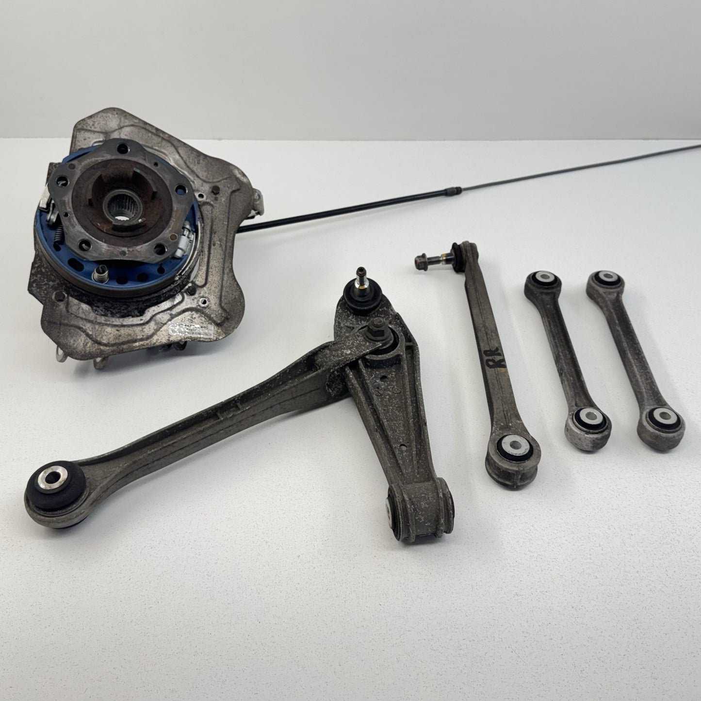 05-12 Porsche 911 997 Carrera 4 4S Right Rear Knuckle Hub W/ Control Arm Set OEM
