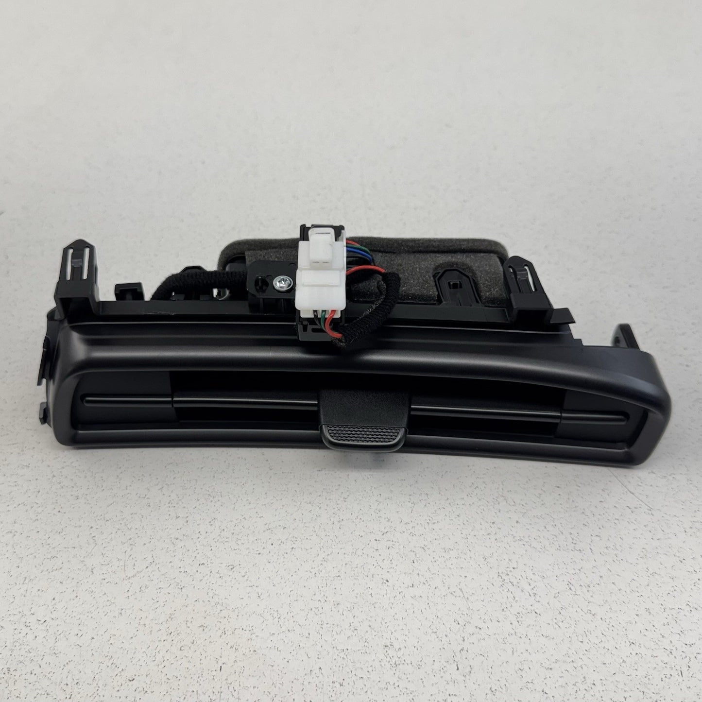 22-26 Hyundai Elantra N Driver Left Outer Dash Air Vent W/ Illuminated Trim OEM