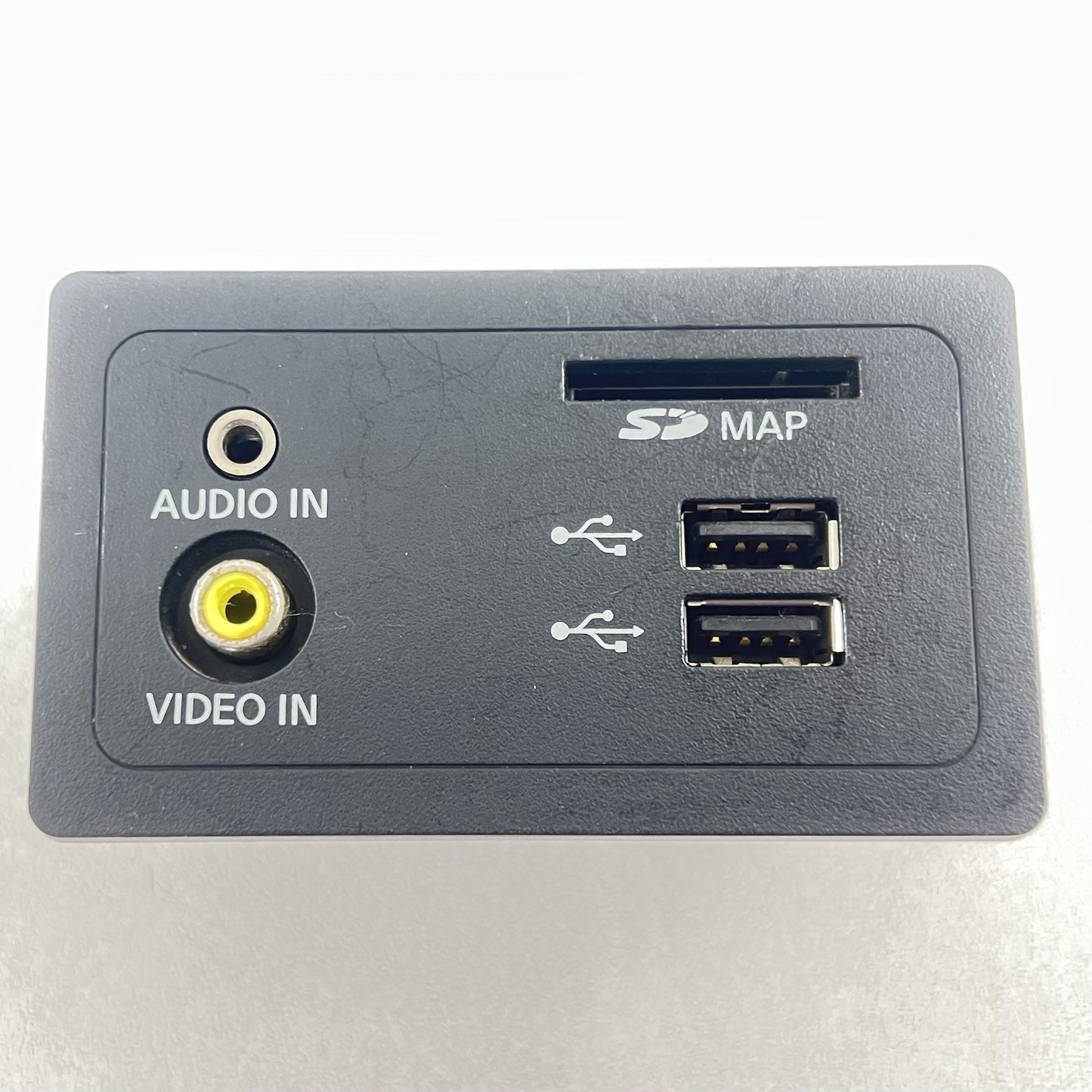 14-15 INFINITI Q50 DUAL USB PORT AUDIO VIDEO INPUT JACK MODULE 284H3 4GA0B OEM