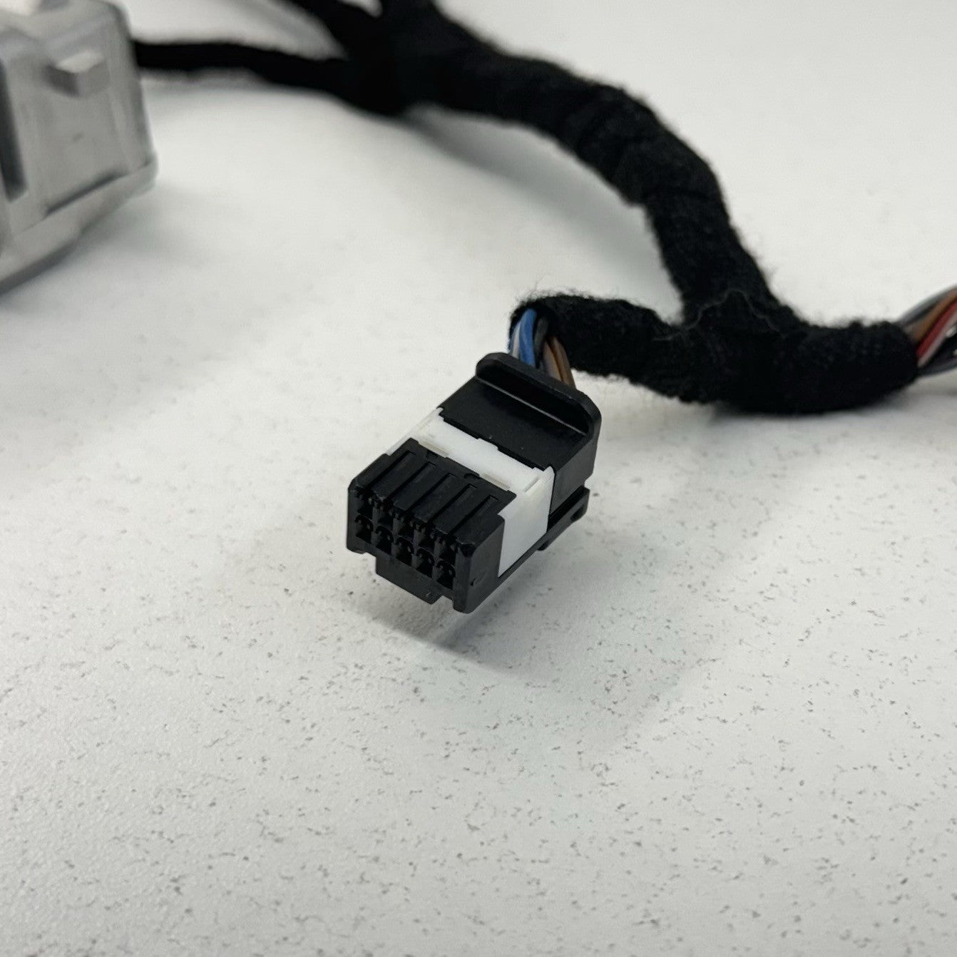 17-24 Maserati Ghibli Front View Camera Lane Departure Keep Assist 670100974 OEM