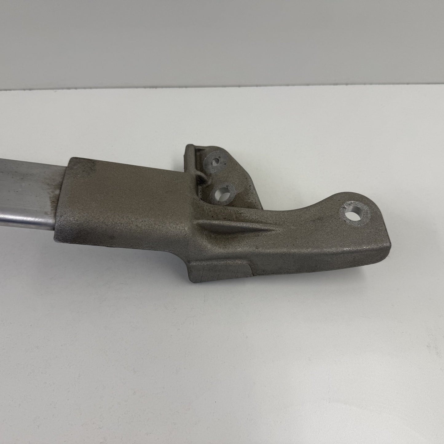 2013-2015 Chevrolet Camaro SS 1LE Front Strut Tower Brace Bar Bracket OEM