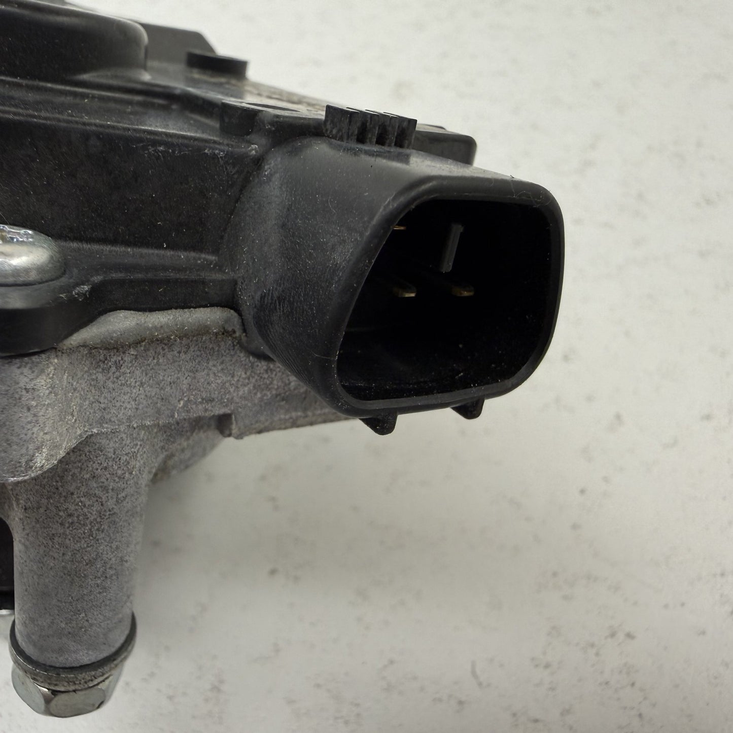 2010-2015 Chevrolet Camaro Front Windshield Wiper Motor 20955389 OEM