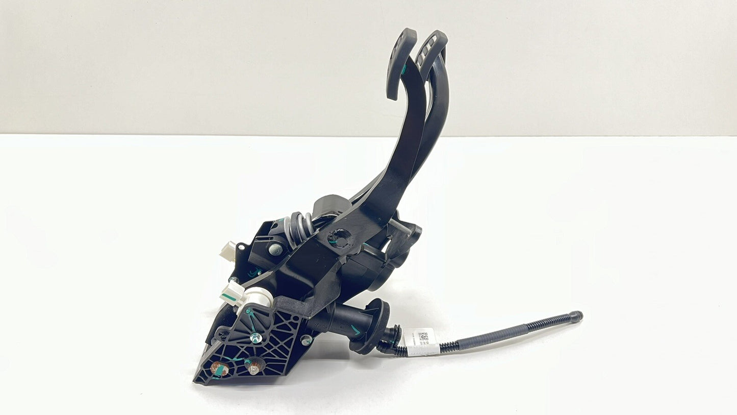 22-24 CADILLAC CT4 V BLACKWING MANUAL TRANS CLUTCH BRAKE PEDAL ASSEMBLY OEM
