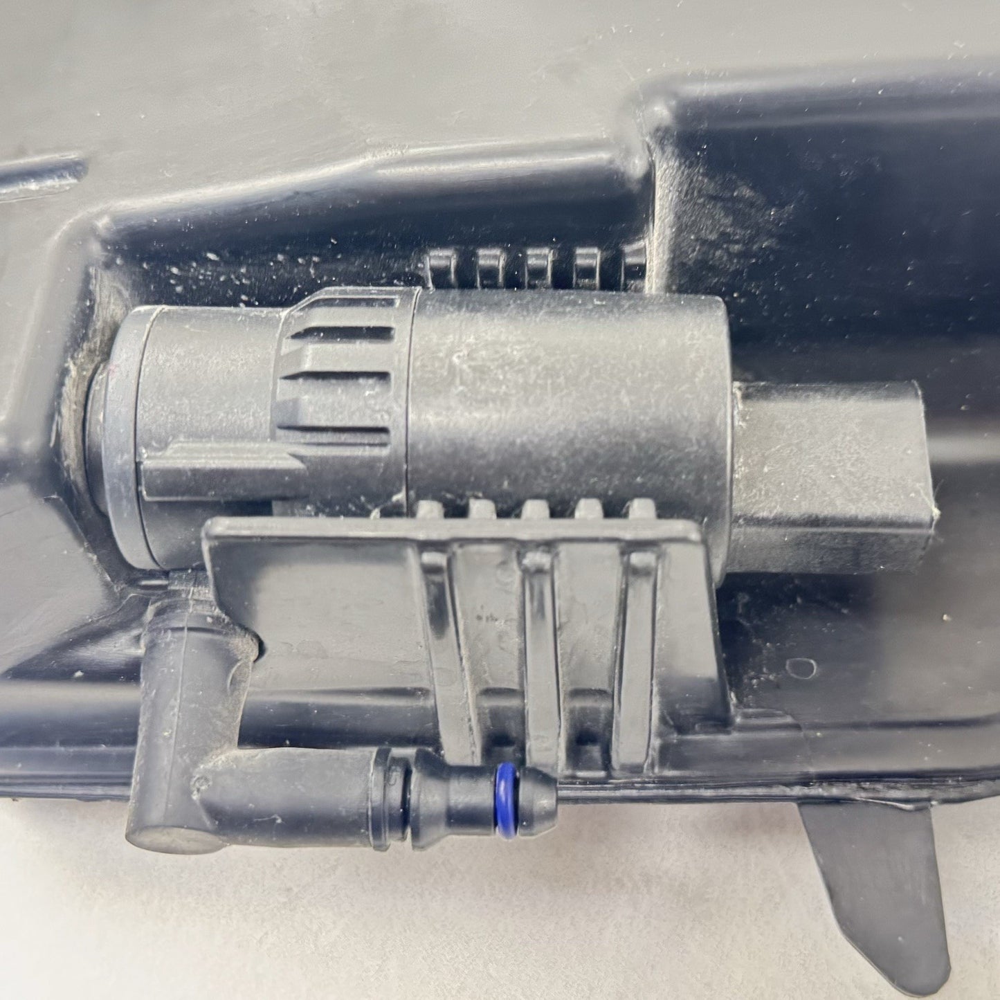 22-25 CADILLAC CT5 V BLACKWING WINDSHIELD WASHER RESERVOIR TANK BOTTLE OEM