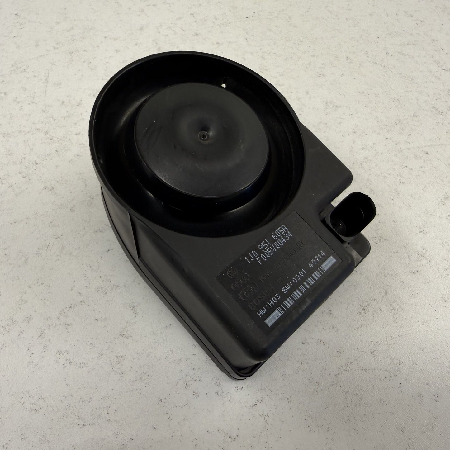 2014-2018 Bentley Flying Spur Anti Theft Alarm Siren Horn 1J0951605A OEM