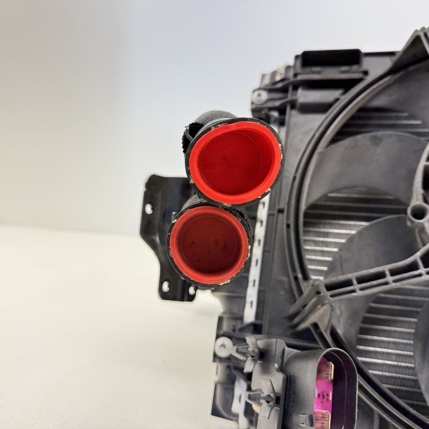 17-23 Audi R8 Driver Left Front Radiator Condenser Fan Assembly W/ Air Duct OEM