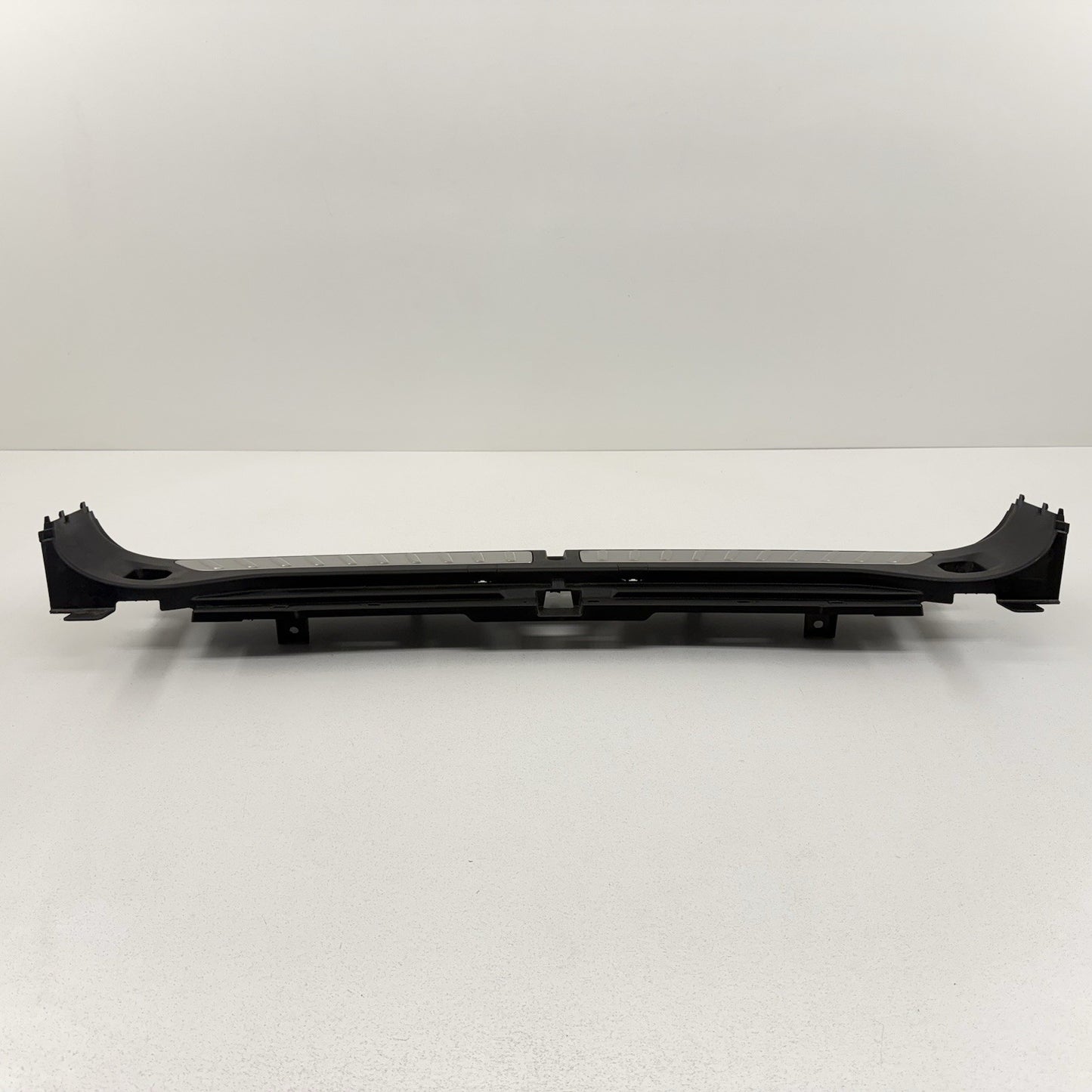 18-24 BMW G01 X3 Rear Tailgate Trunk Sill Scuff Plate Trim Cover Panel OEM