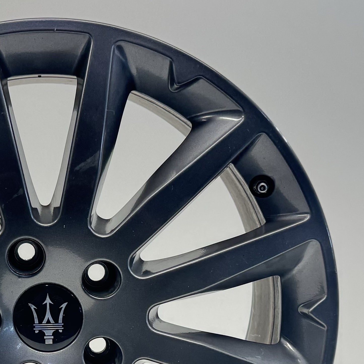 14-24 Maserati Ghibli Front Wheel Rim 18x7.5 +43 Offset Factory 670011872 OEM