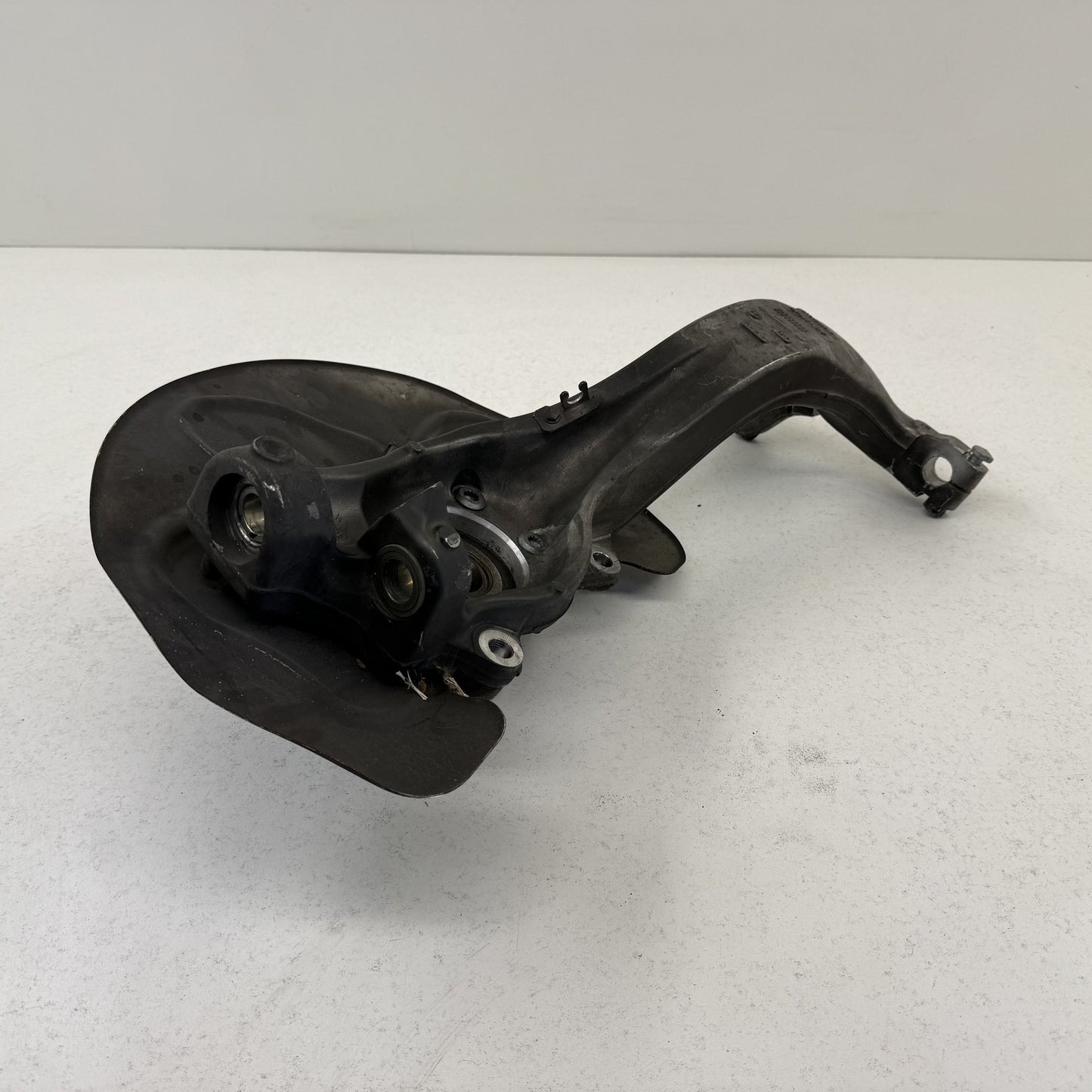 2014-2018 Bentley Flying Spur Right Front Spindle Knuckle Hub Wheel Bearing OEM