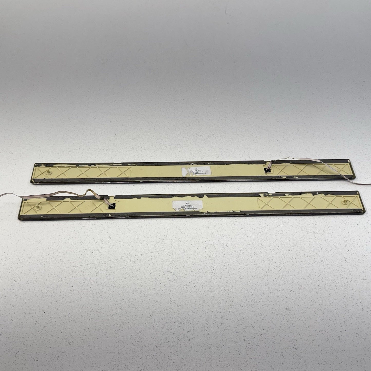 12-18 Mercedes W218 CLS550 Front Illuminated Door Sill Scuff Kick Plate Pair OEM