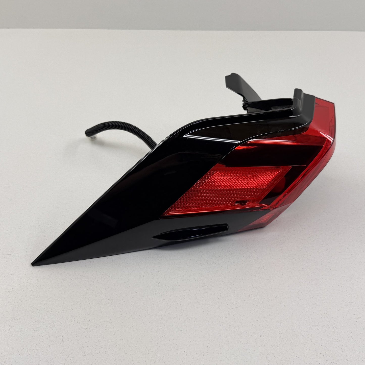 2019-2025 Toyota RAV4 Left Rear Outer LED Taillight Light Lamp 81560-42221 OEM