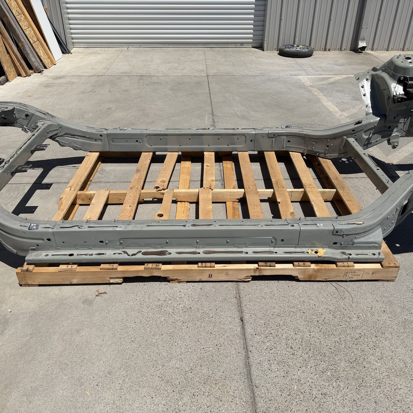 2022-2024 Rivian R1S Chassis Frame Assembly PT00283442-A OEM
