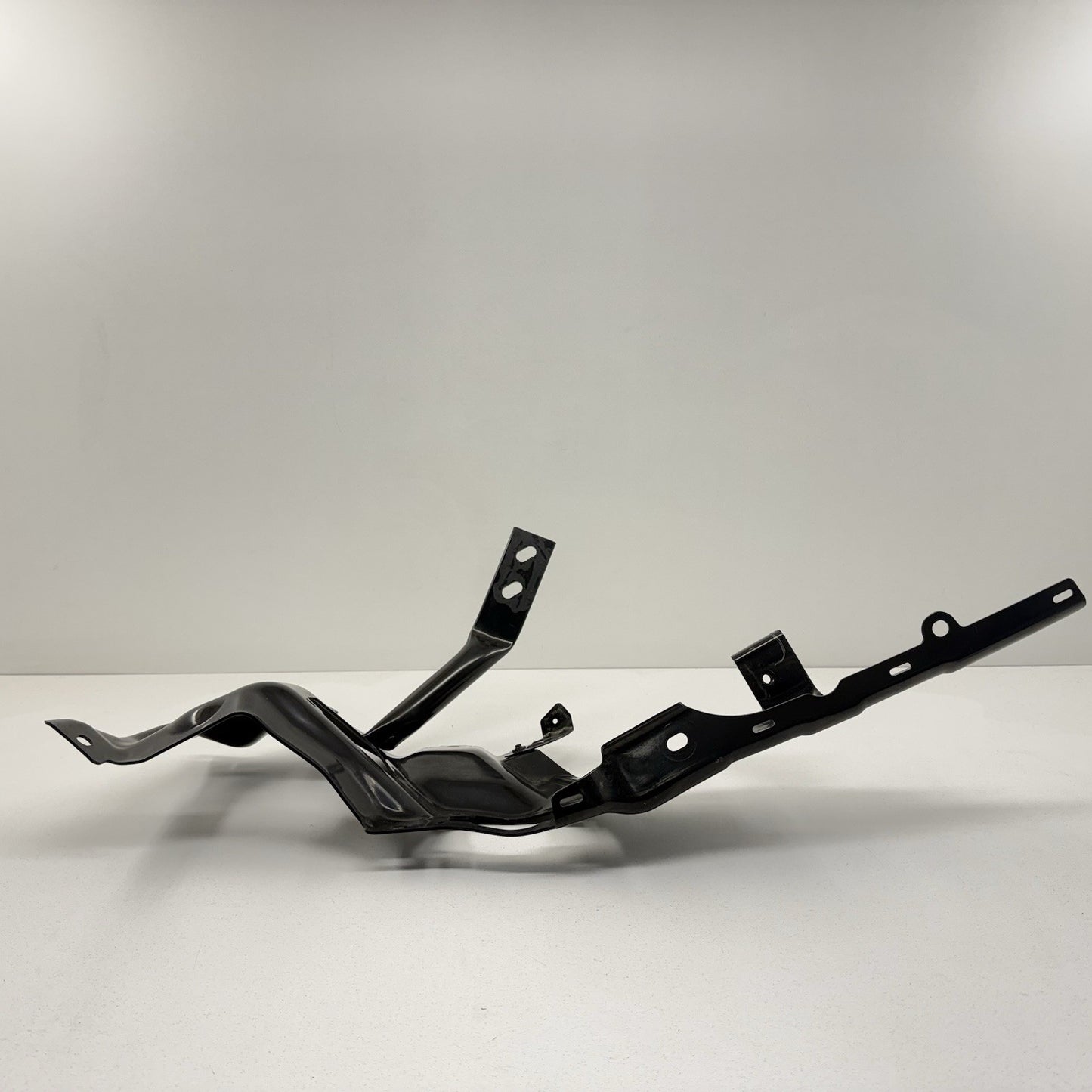 24-25 Chevrolet Silverado 2500 3500 Right Front Bumper Impact Bar Bracket OEM