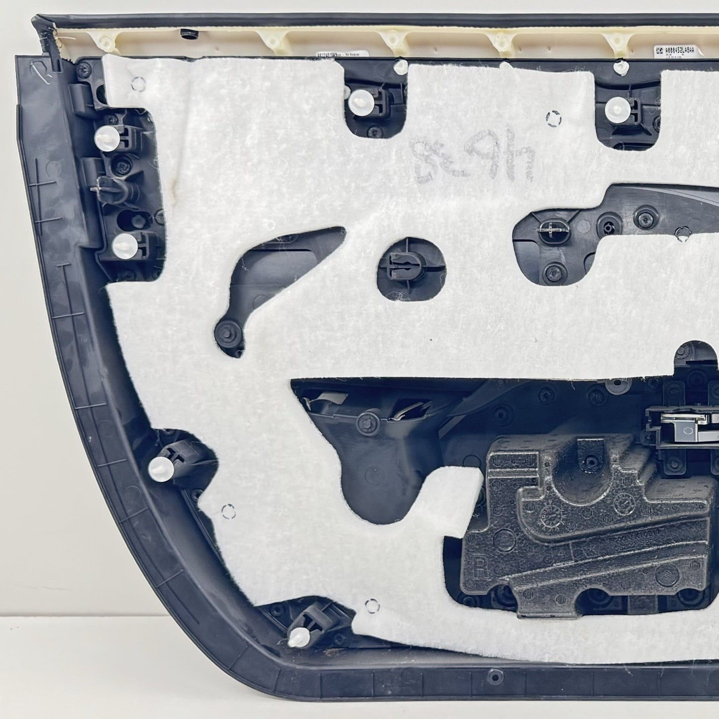 15-23 DODGE CHALLENGER PASSENGER RIGHT INTERIOR DOOR PANEL COVER TRIM OEM