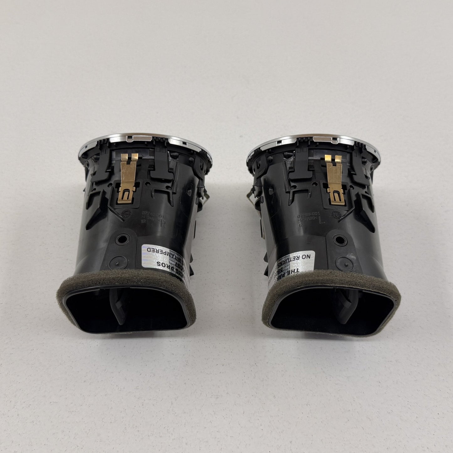 2012-2014 Mercedes C250 W204 Outer Dashboard AC Air Vent Pair Left &amp; Right OEM