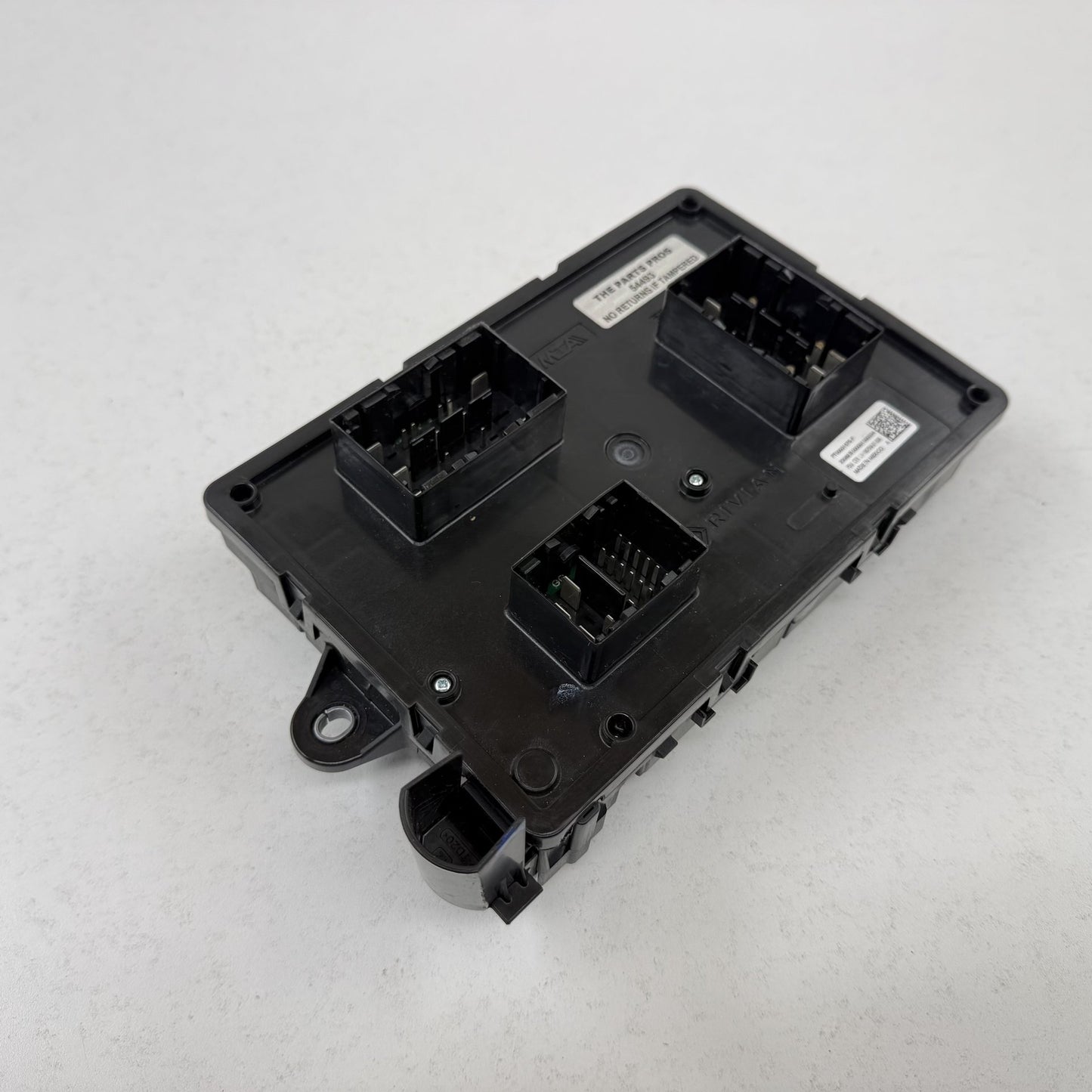 2022-2024 Rivian R1S R1T Left Cabin Fuse Relay Junction Box PT00031575-F OEM