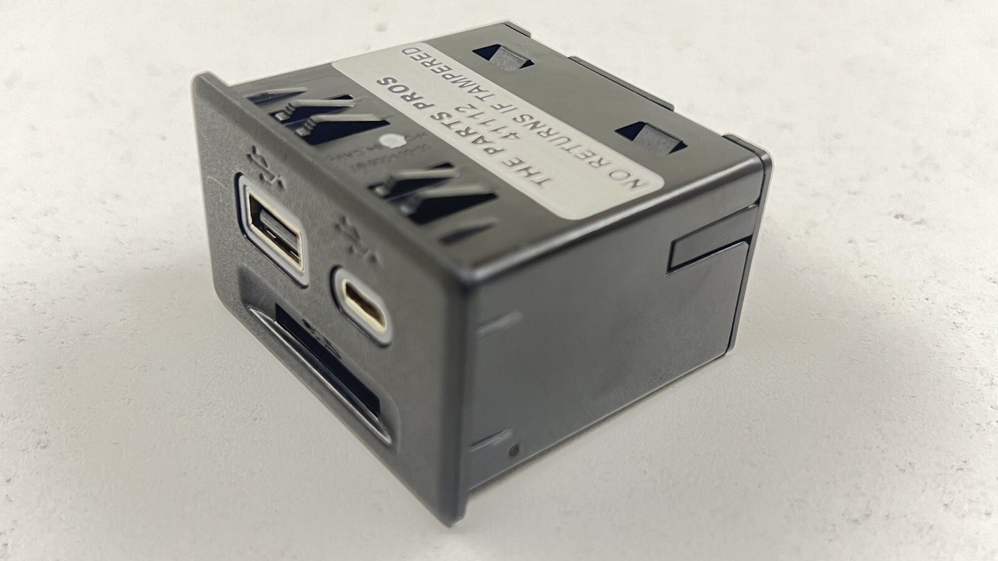 22-24 CADILLAC CT4 V BLACKWING CENTER CONSOLE USB PORT SD CARD SLOT READER OEM