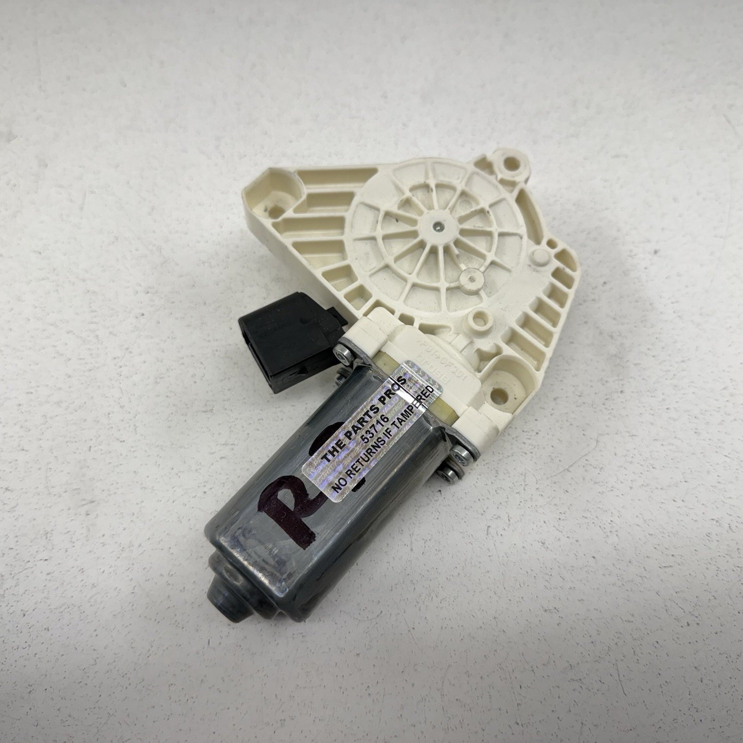 12-18 Mercedes W218 CLS550 Passenger Right Rear Door Window Regulator Motor OEM