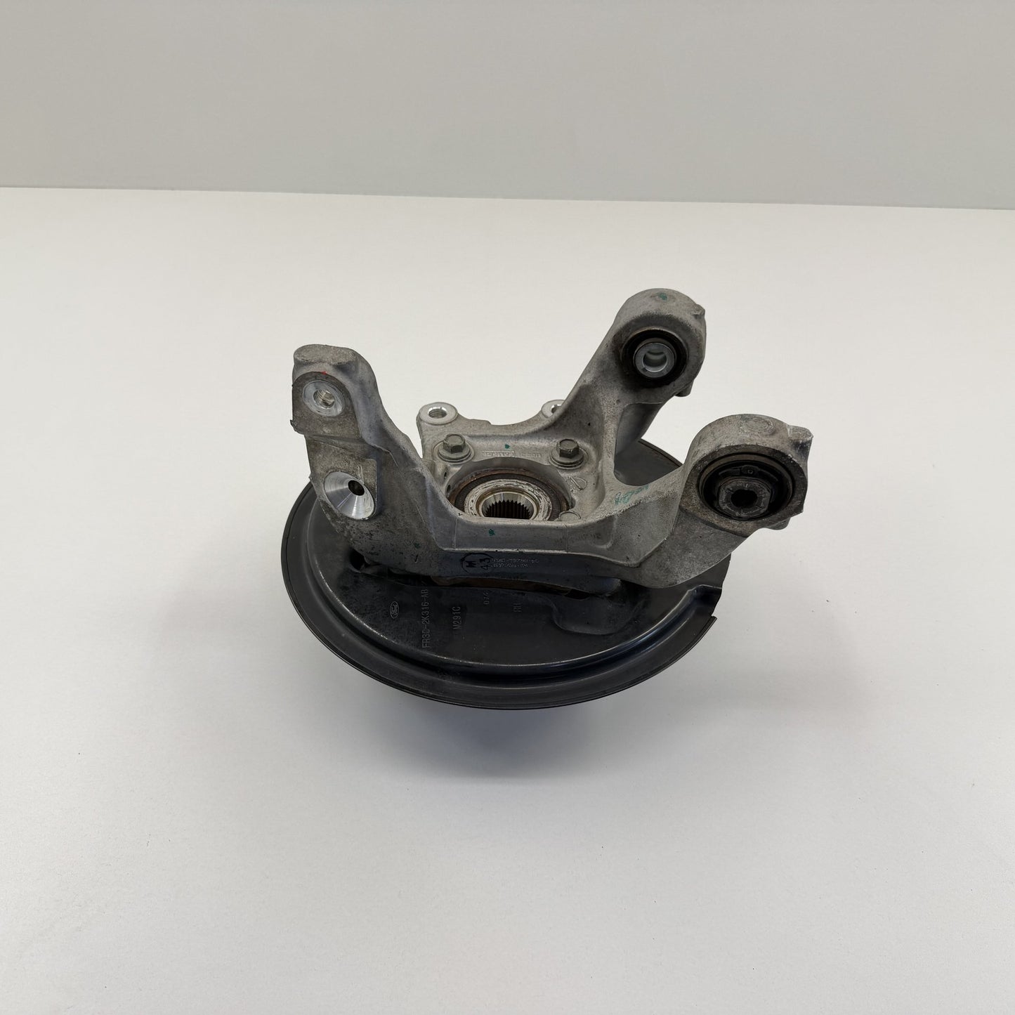 2015-2023 Ford Mustang GT Right Rear Spindle Knuckle Hub Wheel Bearing OEM