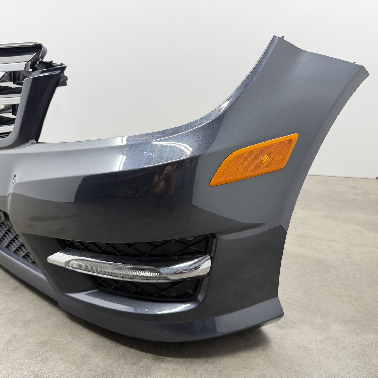2012-2014 Mercedes C250 C300 C350 W204 Front Bumper Cover Complete W/ Grill OEM