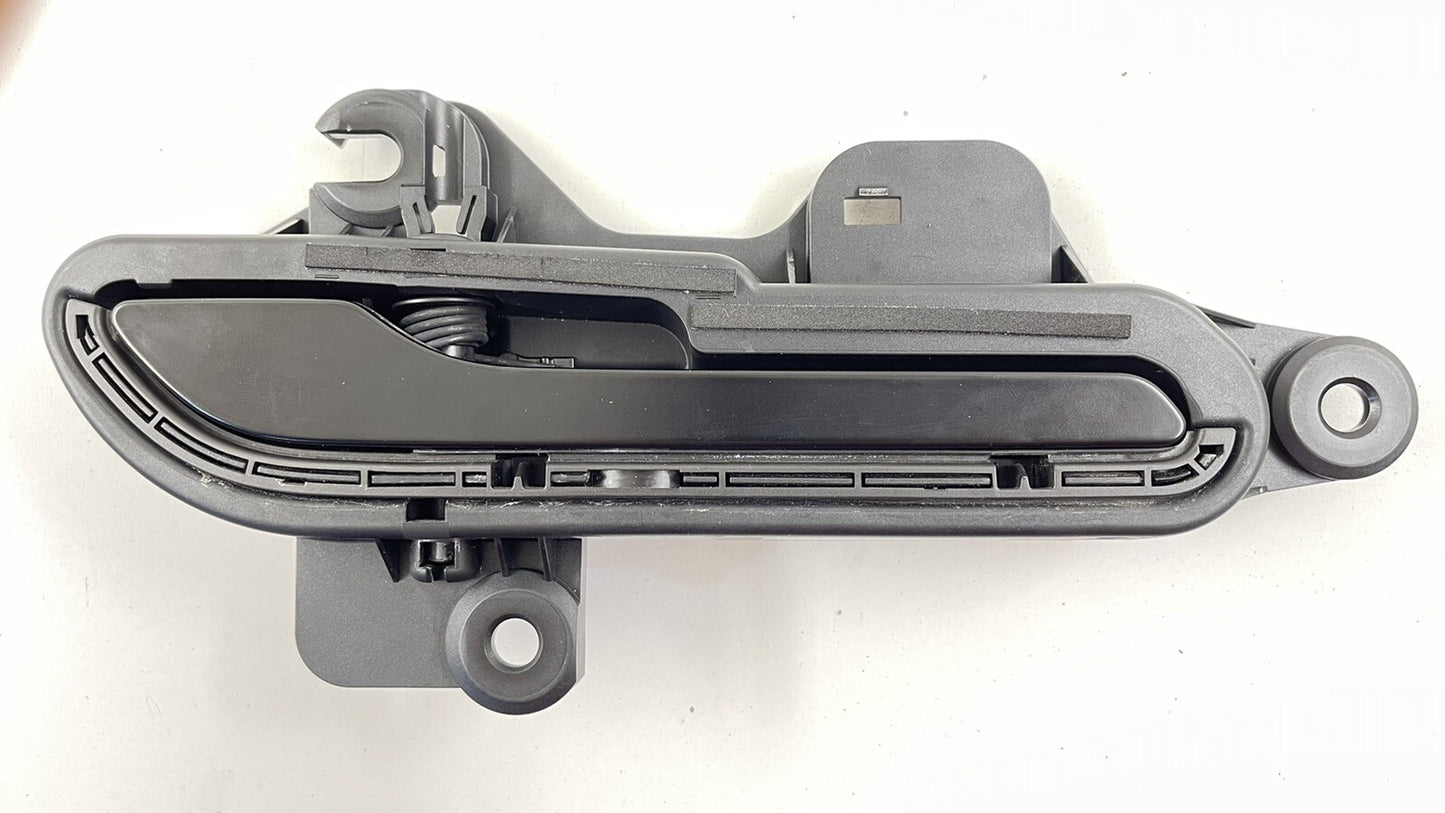 20-23 TESLA MODEL Y RIGHT FRONT OR REAR DOOR HANDLE TRIM BLACK 1528115-10-D OEM
