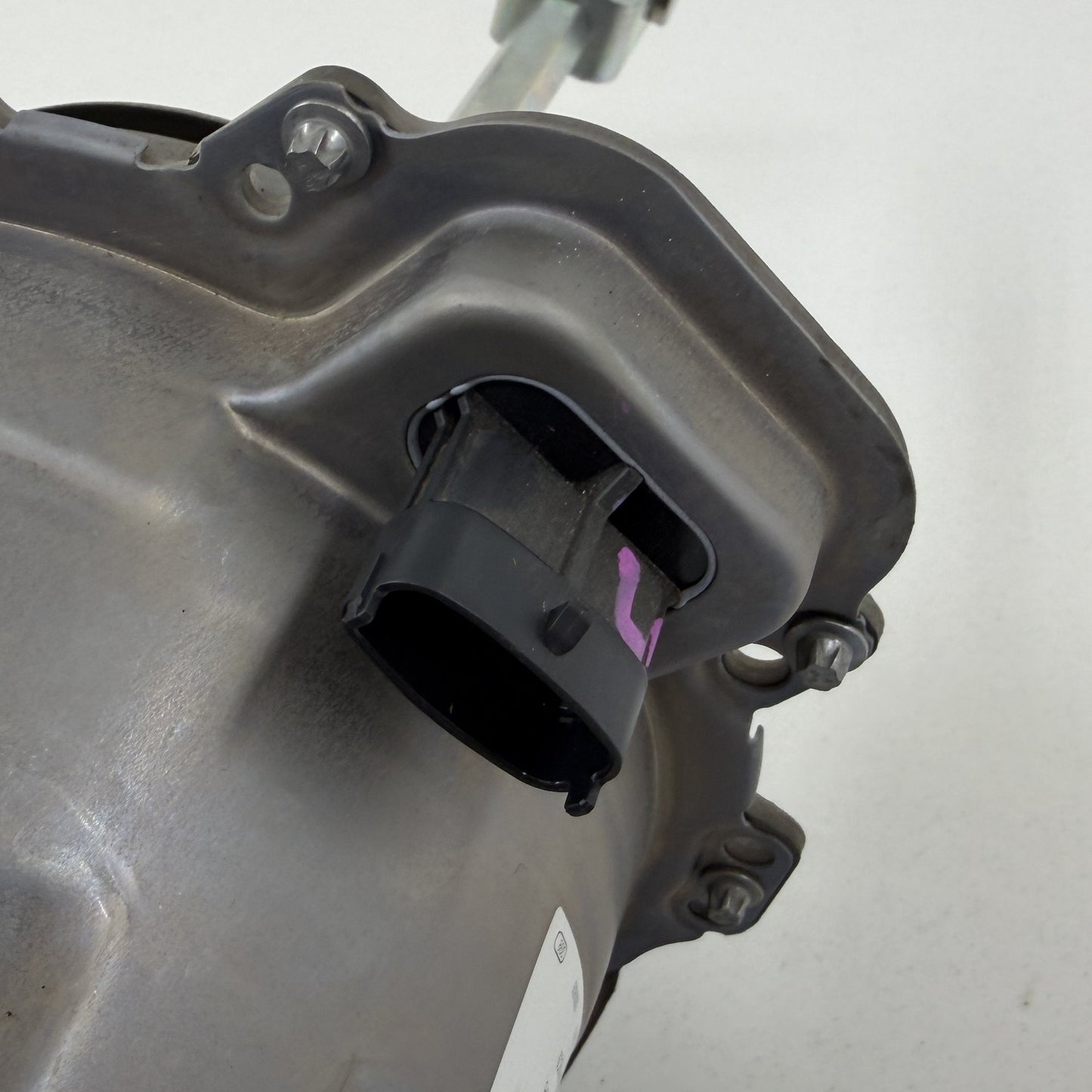 2022-2024 Rivian R1S R1T Power Brake Booster Master Cylinder PT00054358-B OEM
