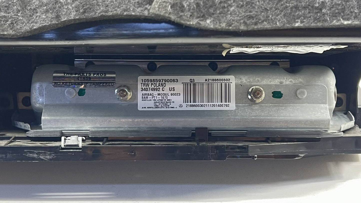 12-18 MERCEDES BENZ CLS550 W218 FRONT GLOVE BOX COMPARTMENT WITH KNEE AIRBAG OEM