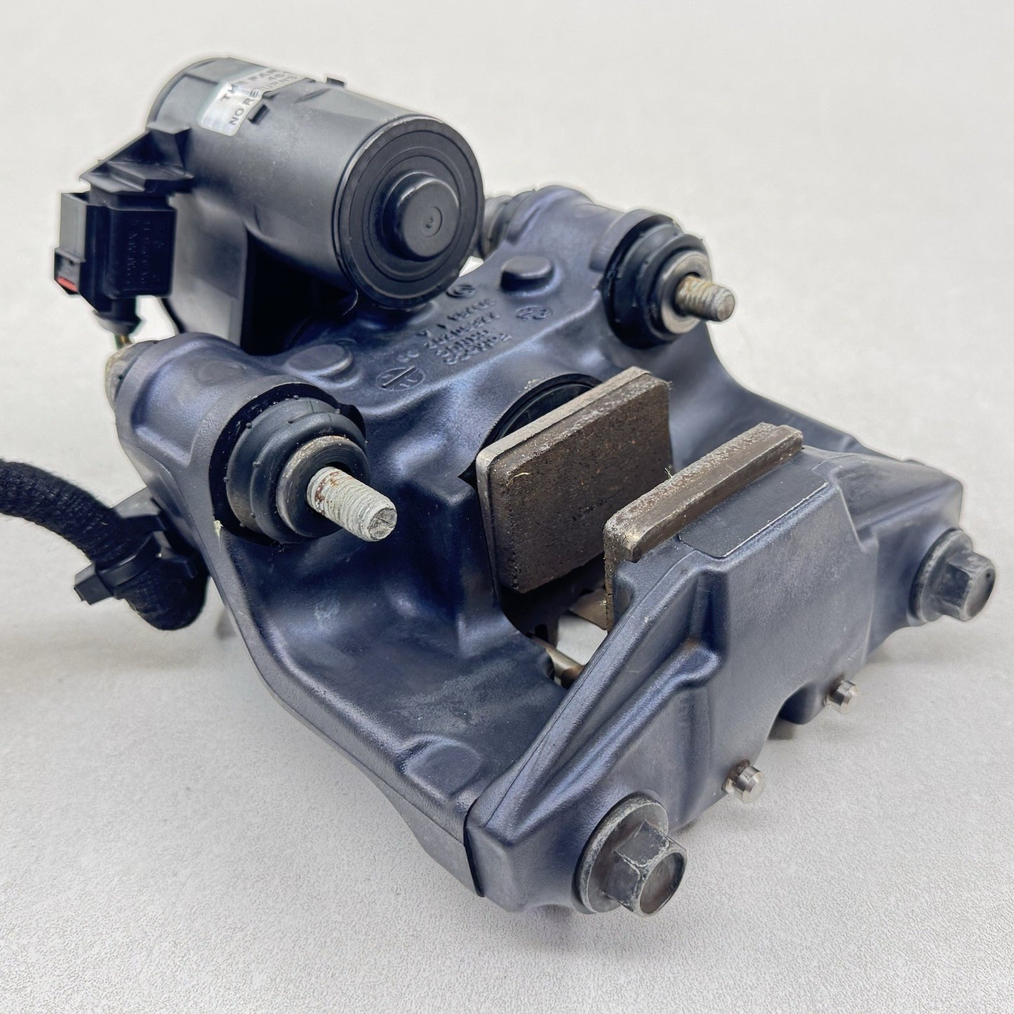 24-25 FORD MUSTANG GT PASSENGER RIGHT REAR PARKING PARK DRIFT BRAKE CALIPER OEM