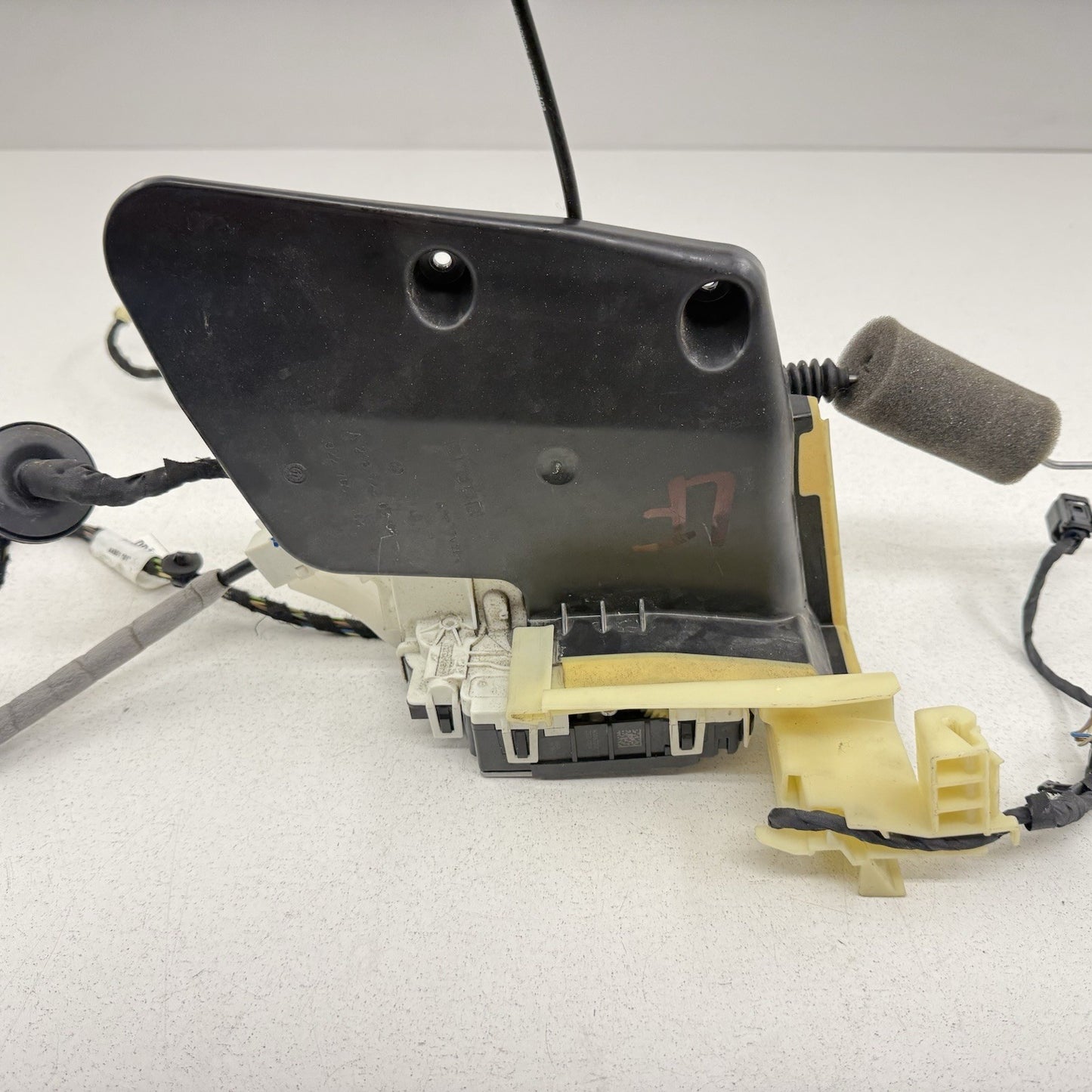 12-18 Mercedes W218 CLS550 Driver Left Front Door Latch Lock Actuator OEM