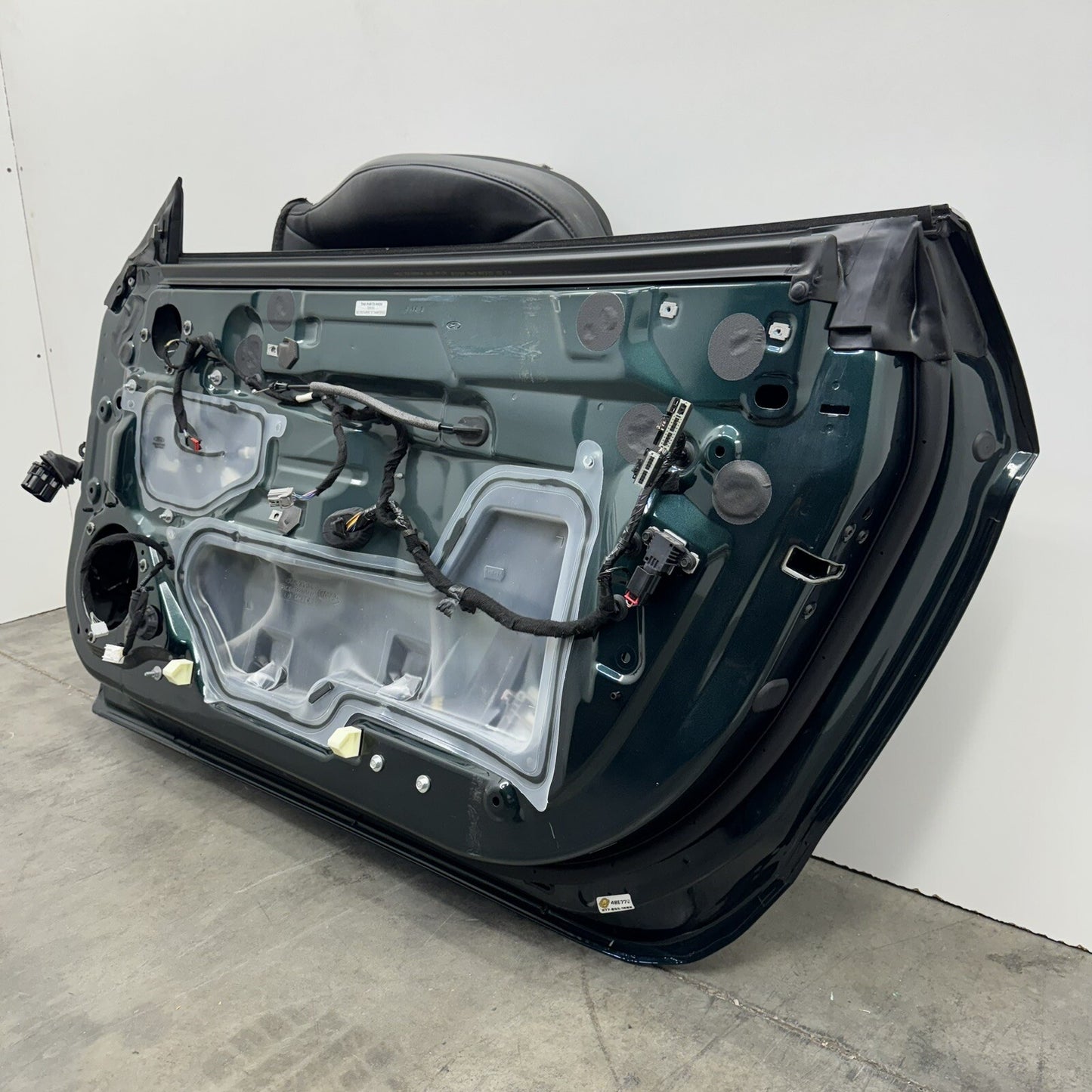 15-23 FORD MUSTANG GT BULLITT COUPE RIGHT DOOR COMPLETE WITH GLASS GREEN OEM
