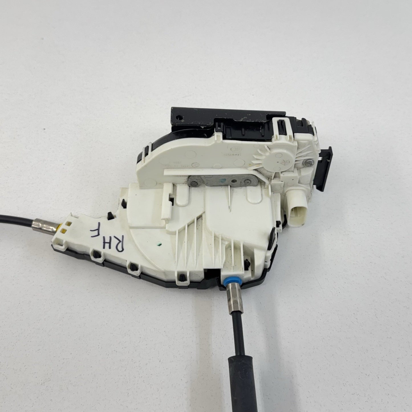 14-24 Maserati Ghibli Right Front Door Latch Lock Actuator 670100889 OEM